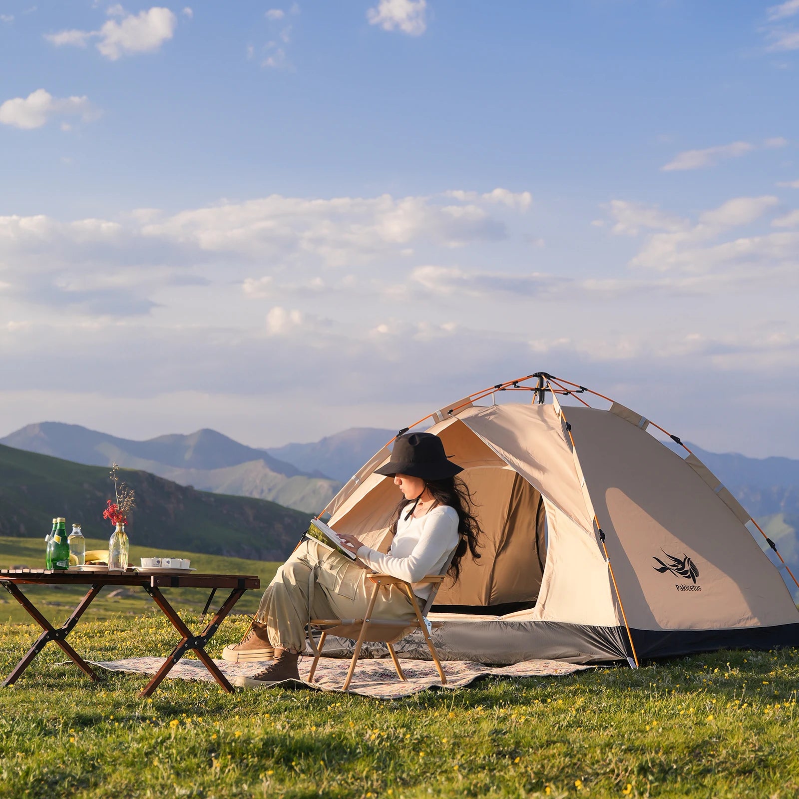 Pakicetus Instant Golden Tent - Portable 3-4 Person